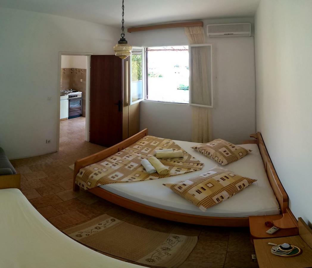 Apartmani Sandro Ivan Dolac Esterno foto