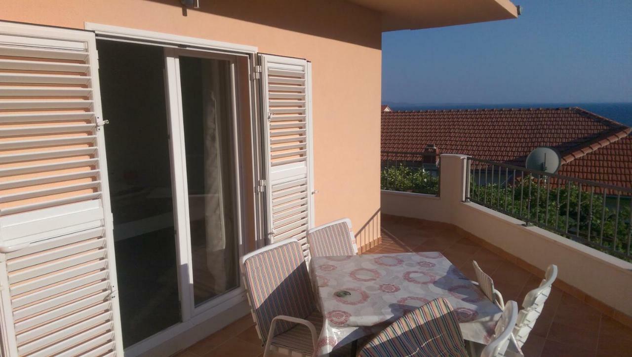 Apartmani Sandro Ivan Dolac Esterno foto